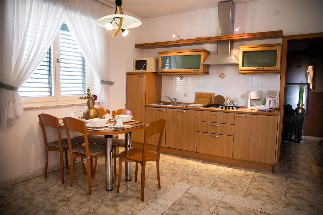 Villa Mareonda - Apartments Sussurro Rovinj Exterior photo